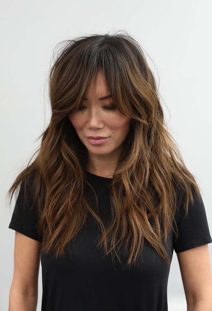 corte para cabelo longo com franja lateral