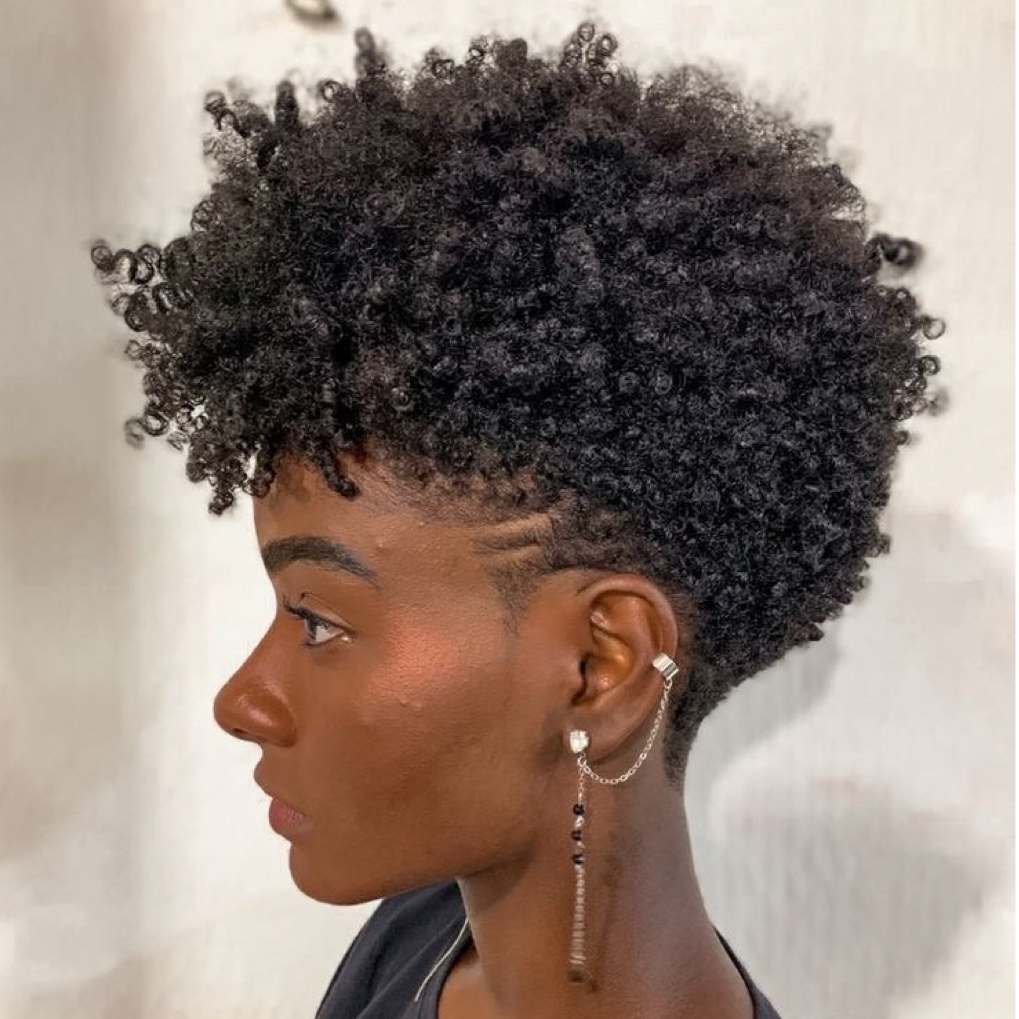 corte pixie cacheado