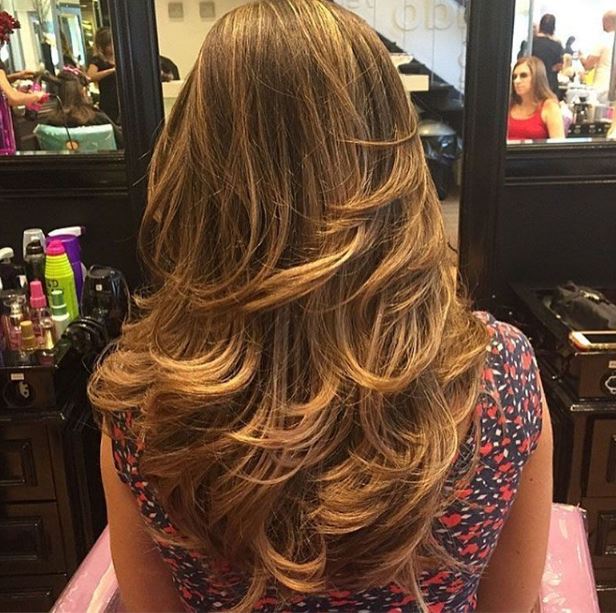 Long Bob em Camadas: A Versatilidade do Corte Médio