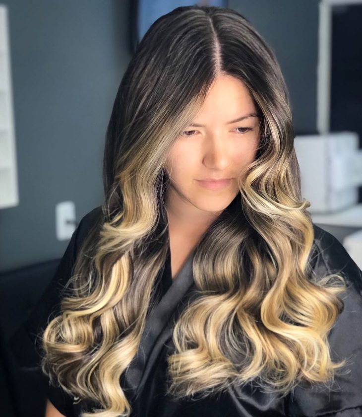 1. Ombré Hair: A Técnica Perfeita para Valorizar Seu Corte
2. Cortes que Transformam o Ombré Hair: Do Long Bob ao Shaggy
3. Ombré em Cabelos Cacheados e Crespos: Dicas de Corte e Cor
4. O Guia Completo dos Cortes Ideais para Ombré Hair
5. Como o Corte Certo Potencializa o Efeito Ombré