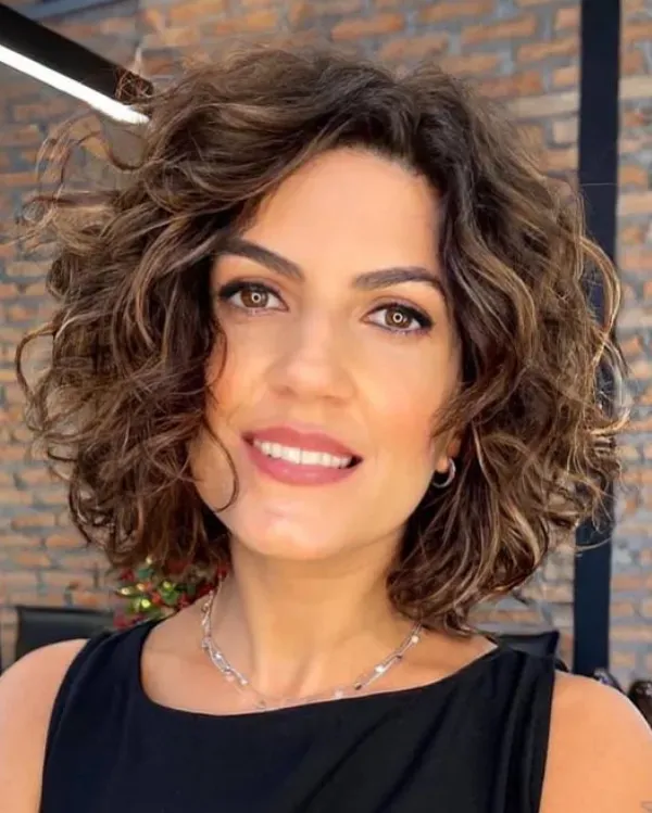 quanto custa um corte de cabelo ondulado profissional