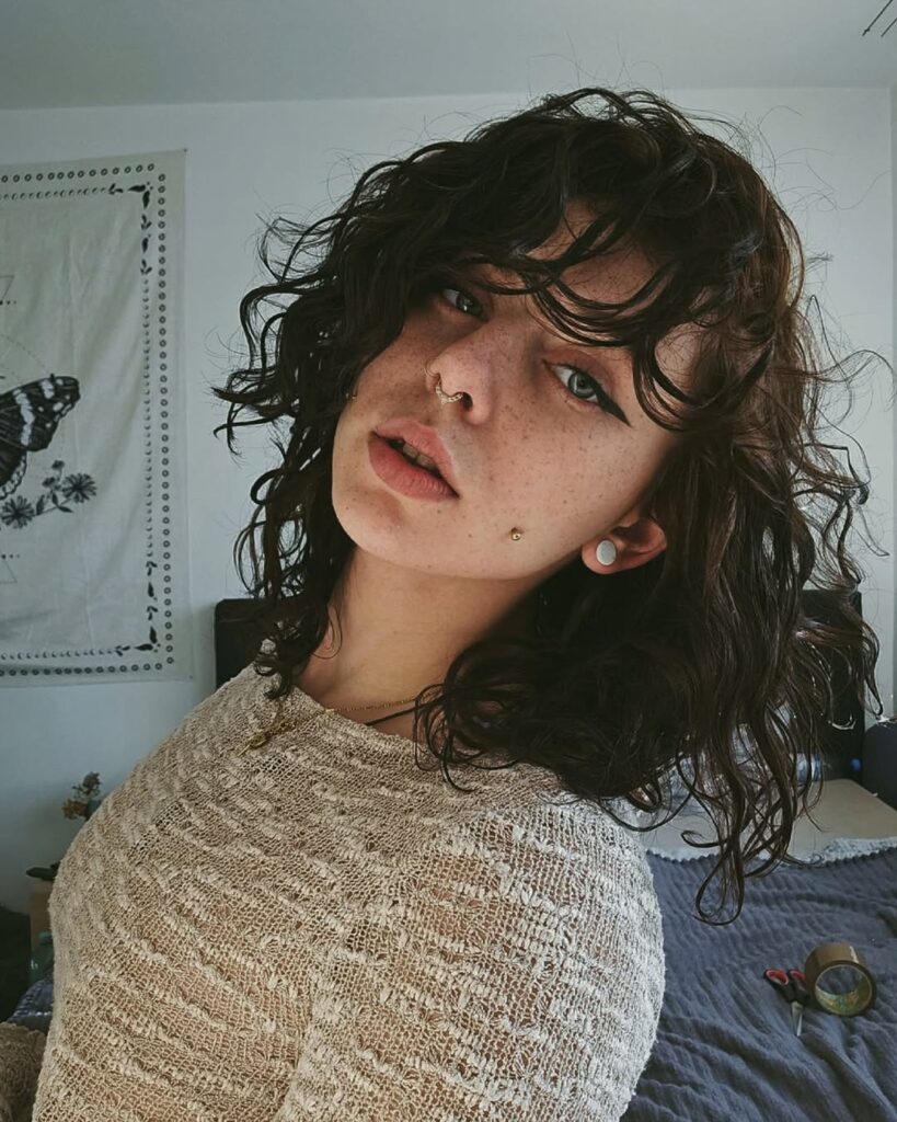 cortes de cabelo ondulado que estao na moda 2025