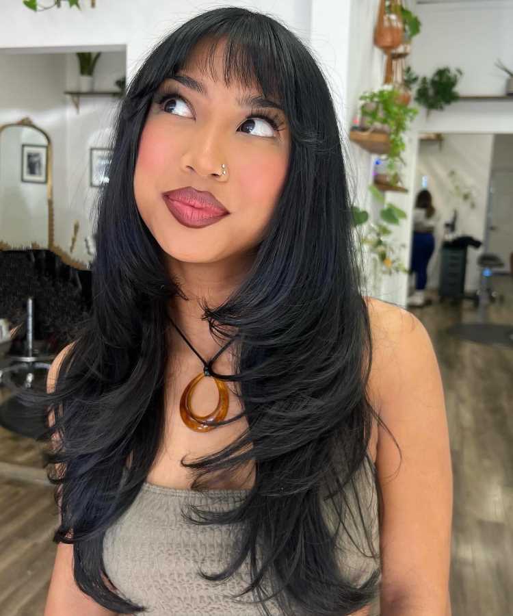 melhores cortes para cabelo longo e liso rosto redondo