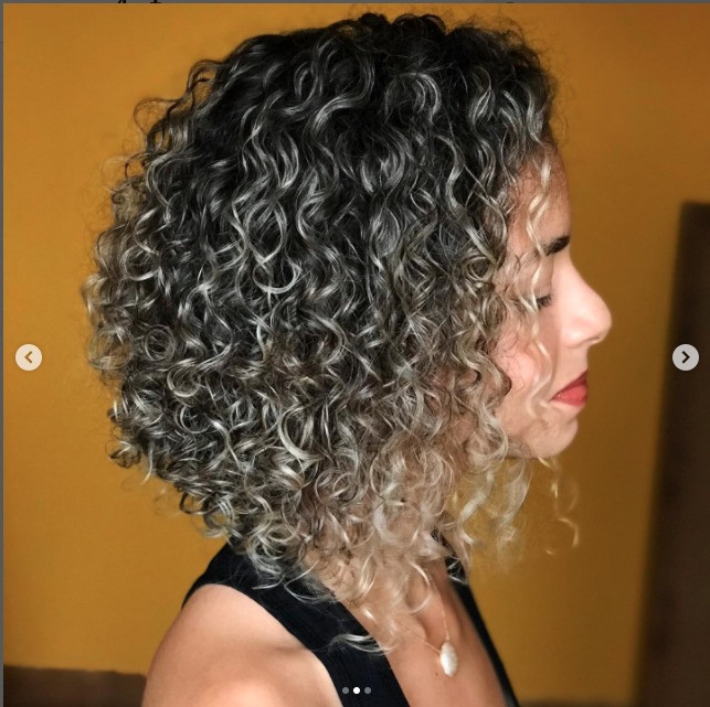 corte em camadas vs repicado para cabelo cacheado