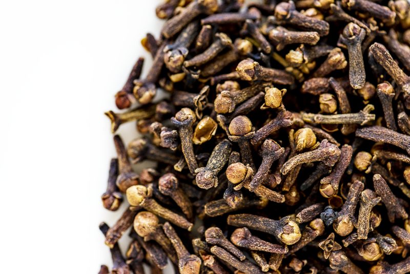 cravo da india no cabelo