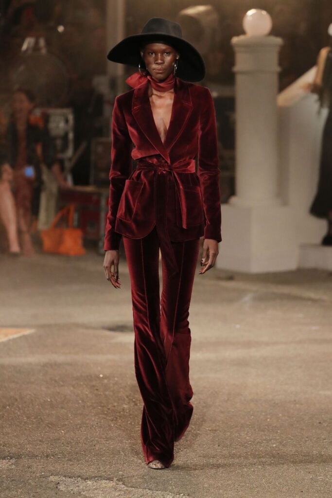 Tendências de Moda 2026: O Que Você Precisa Saber para Arrasar