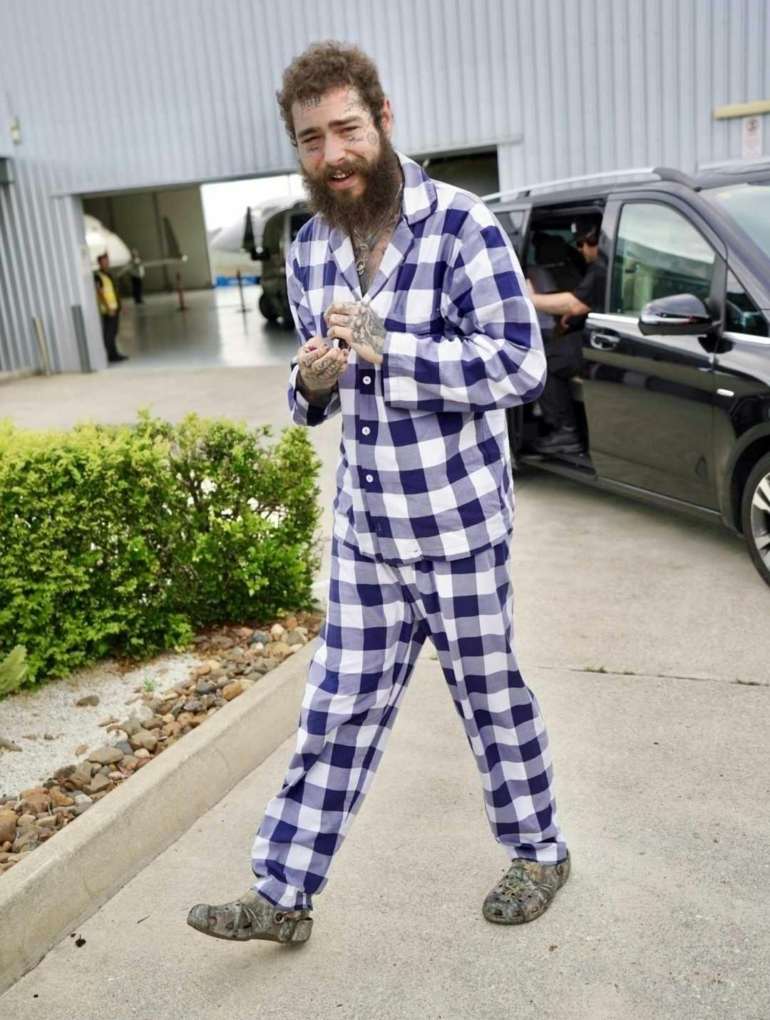 looks com crocs masculinos