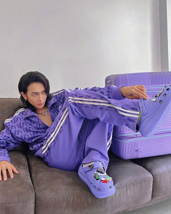 looks com crocs masculinos
