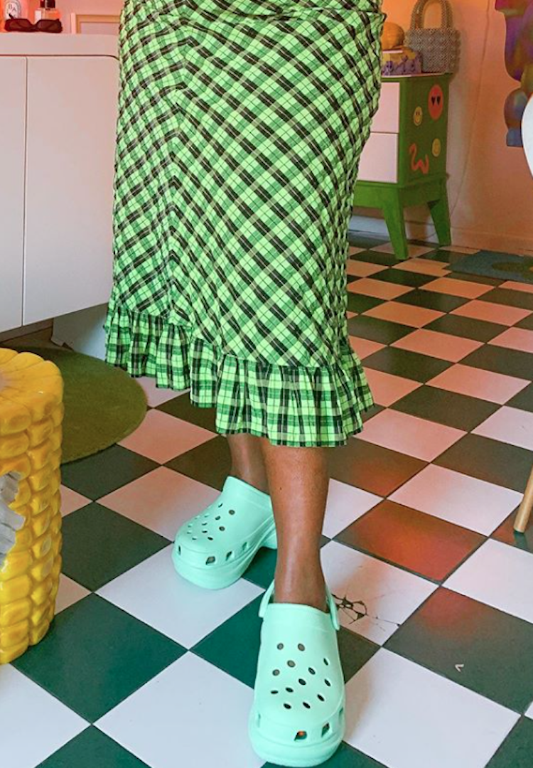 looks com crocs femininos