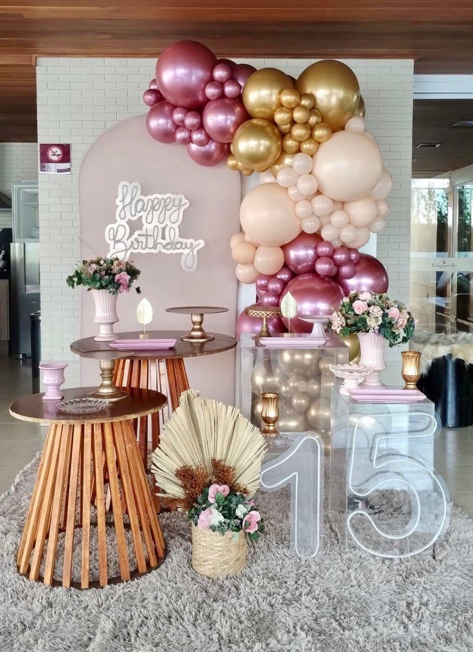 Guia Completo de Elementos Decorativos Essenciais para sua Festa de 15 Anos Rosa