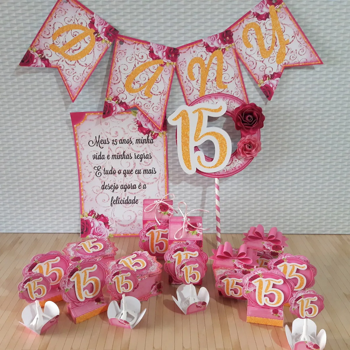 Bolo Fake Espatulado: A Solução Perfeita para Festas de 15 Anos ao Ar Livre