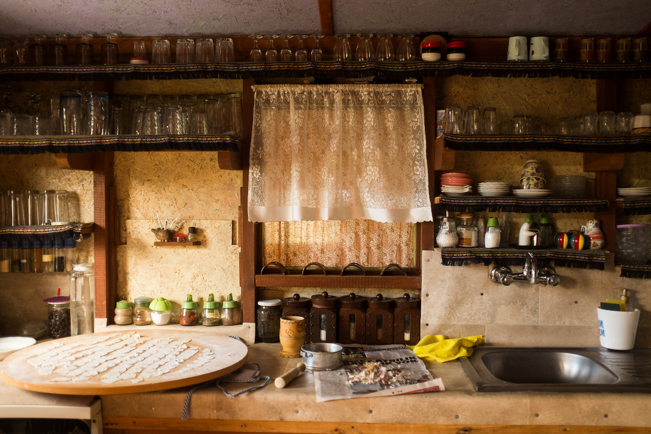 prateleira rústica para cozinha