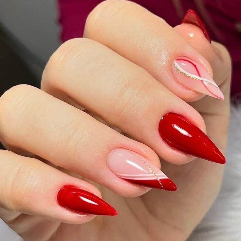 unha stiletto preta