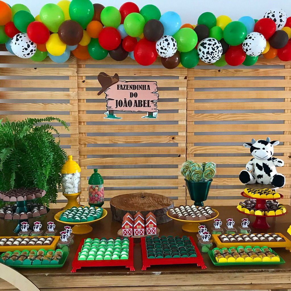decoração fazendinha com balões