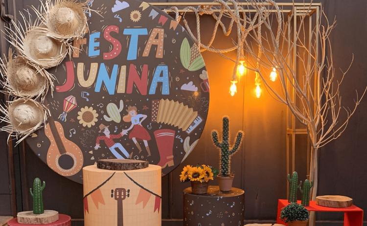 Ideias de Decoração de Mesa Junina com Itens Reciclados