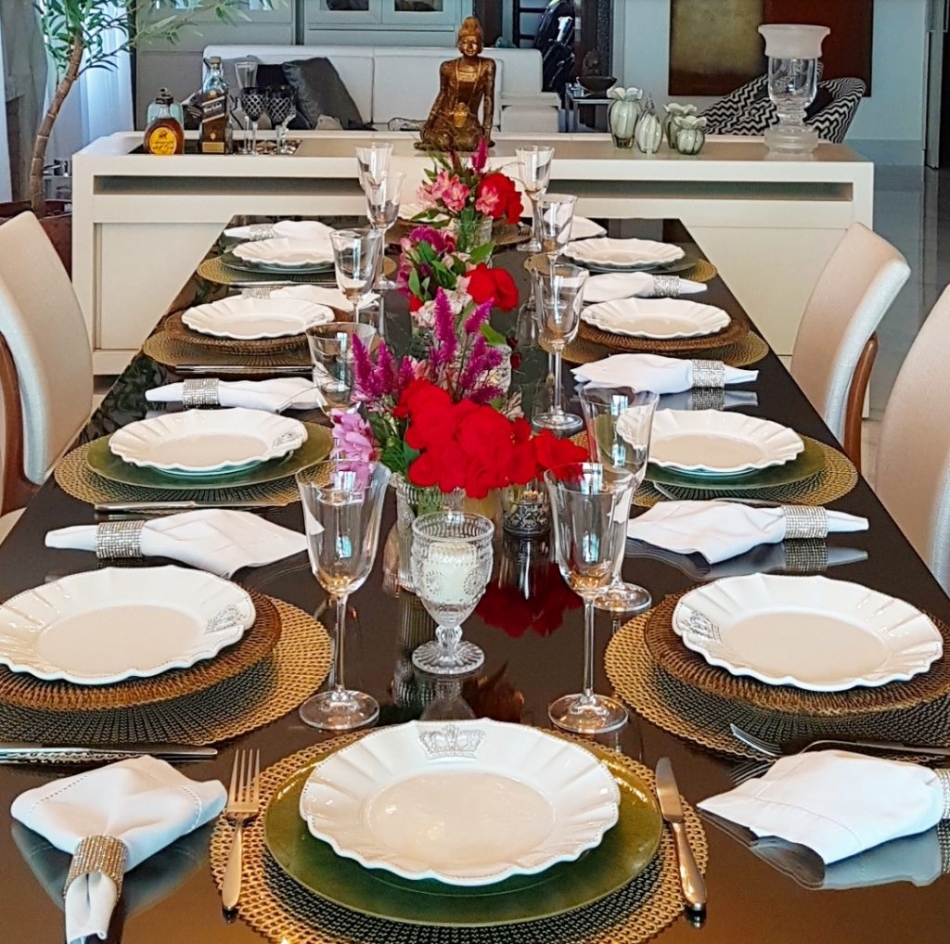 decoração mesa dia das mães com guardanapos artesanais