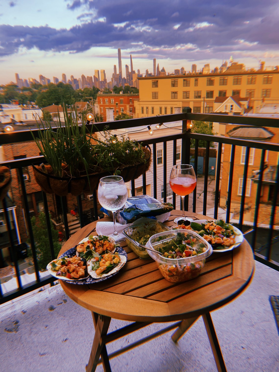 Guia Completo do Surrealismo Social na Decoração