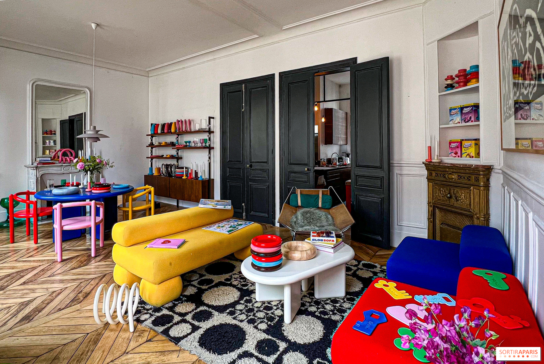 Explorando a Estética Weirdcore em Ambientes Internos