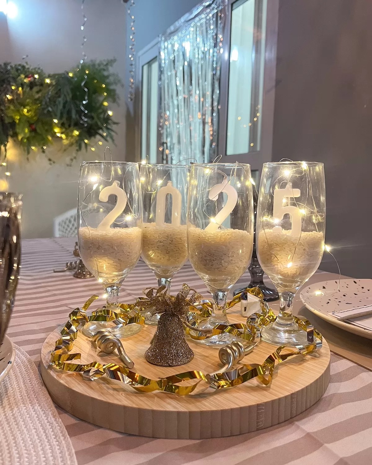 Materiais Naturais e Toques Metálicos: As Tendências de Decoração de Réveillon 2026