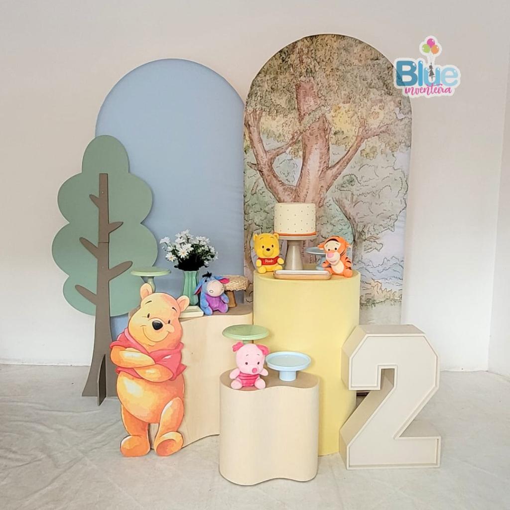 Paleta de Cores e Estilos: Ursinho Pooh Clássico vs. Baby Pooh