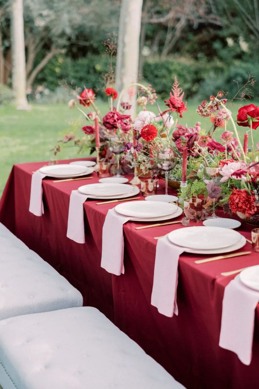 5 ideias de títulos:
1. Vermelho e Branco: A Dupla Perfeita para sua Decoração
2. Transforme sua Casa com a Elegância do Vermelho e Branco
3. Festas Inesquecíveis: Ideias com Vermelho e Branco
4. Dicas de Decoração: Como Usar Vermelho e Branco sem Erro
5. Vermelho e Branco: Psicologia das Cores na sua Decoração