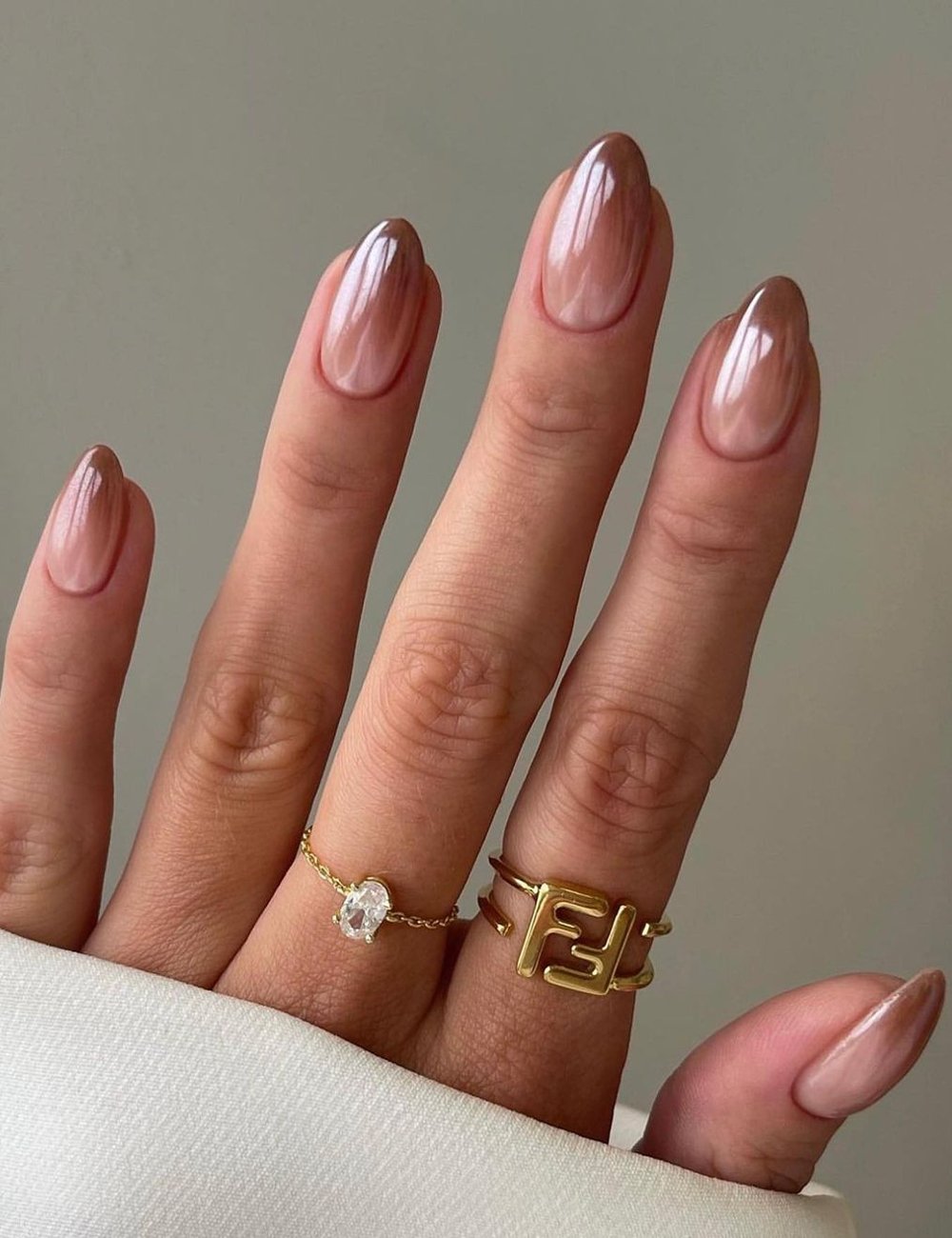 unhas em gel nude