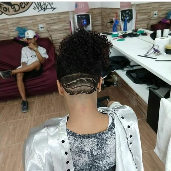 Manutenção do Desenho na Nuca: Prolongue a Vida da Sua Hair Tattoo