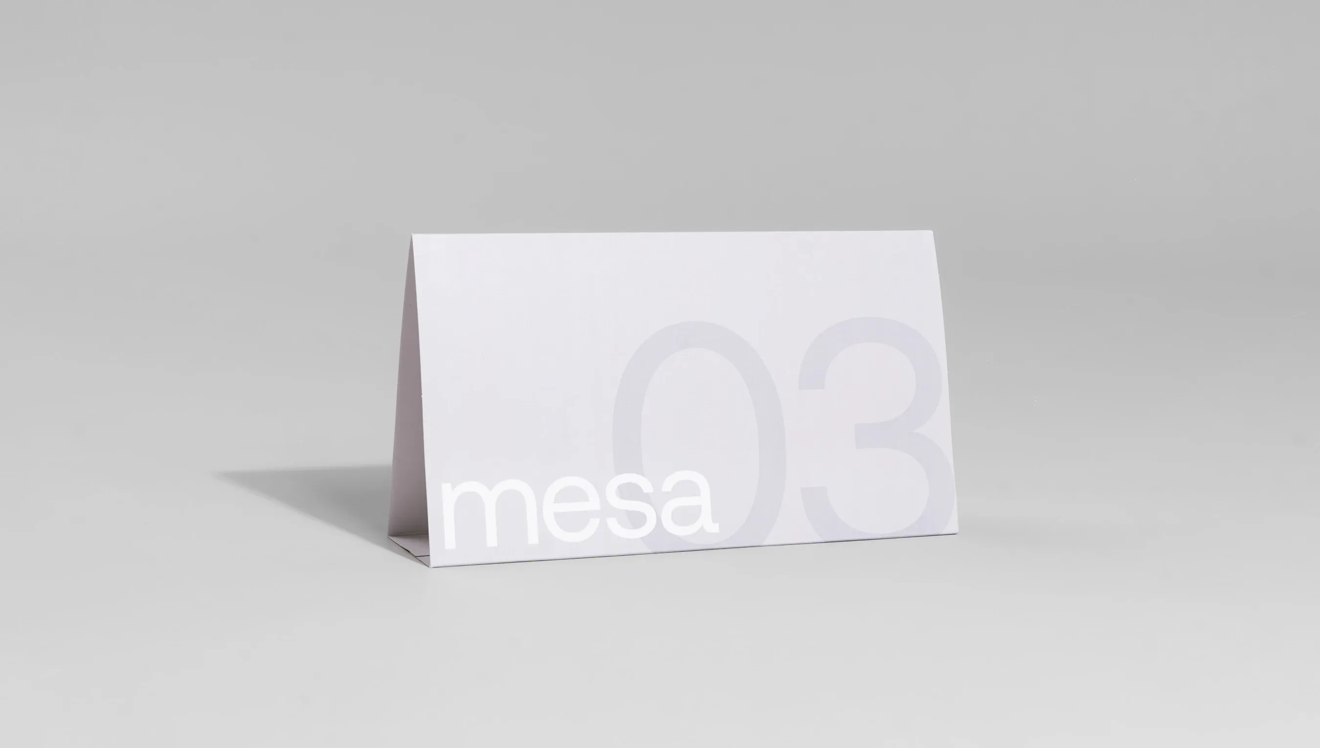 Suporte de mesa para divulgação