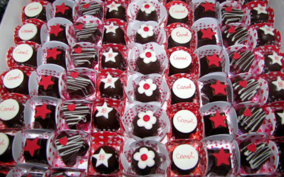 Doces Finos para 15 Anos: Elegância e Sabor que Impressionam