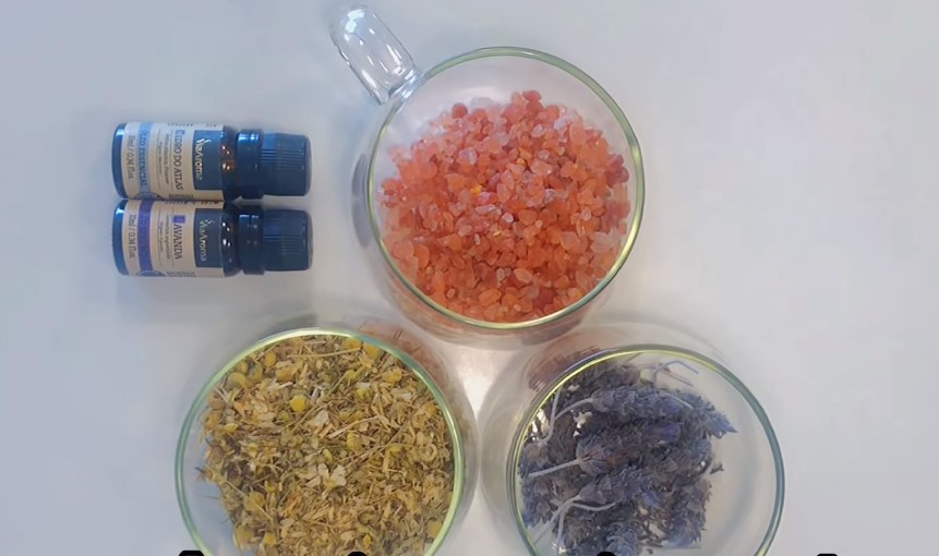 5 ideias de títulos:
1. Escalda-Pés: O Guia Completo para Relaxamento e Bem-Estar
2. Receitas de Escalda-Pés para Aliviar Dores e Inchaço
3. Os Benefícios Surpreendentes do Escalda-Pés para a Saúde
4. Como Fazer Escalda-Pés em Casa: Passo a Passo Simples
5. Escalda-Pés: Quando Evitar e Cuidados Essenciais