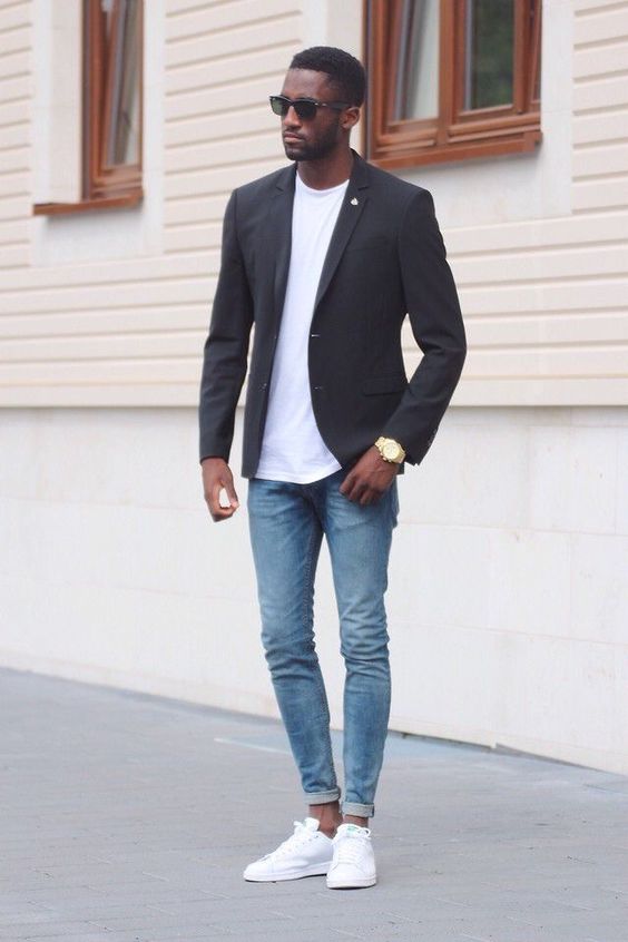 esporte fino masculino com tênis branco