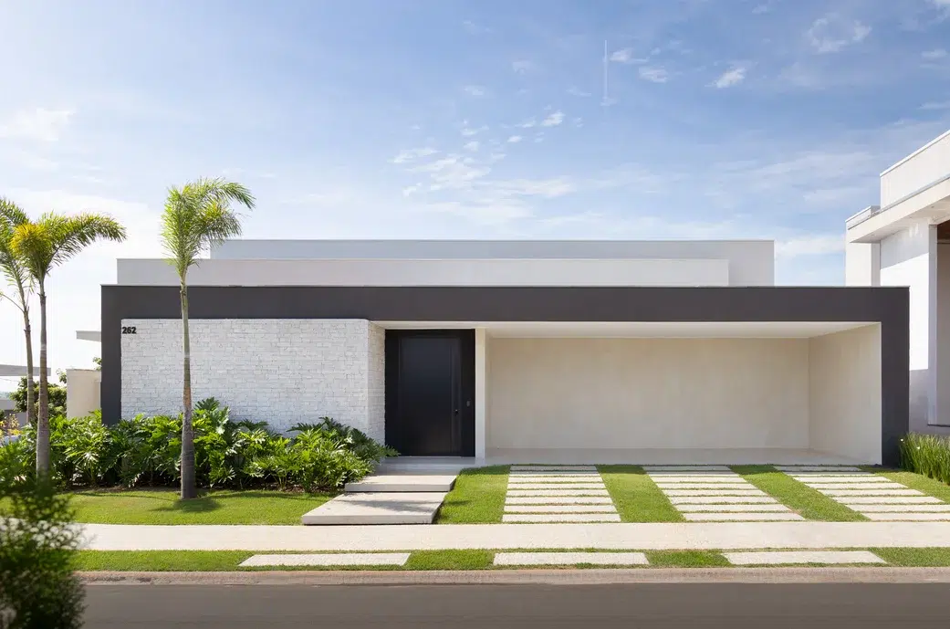fachada casa pequena com varanda