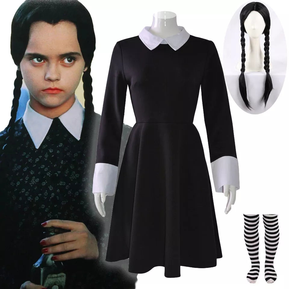 Fantasia Wandinha uniforme