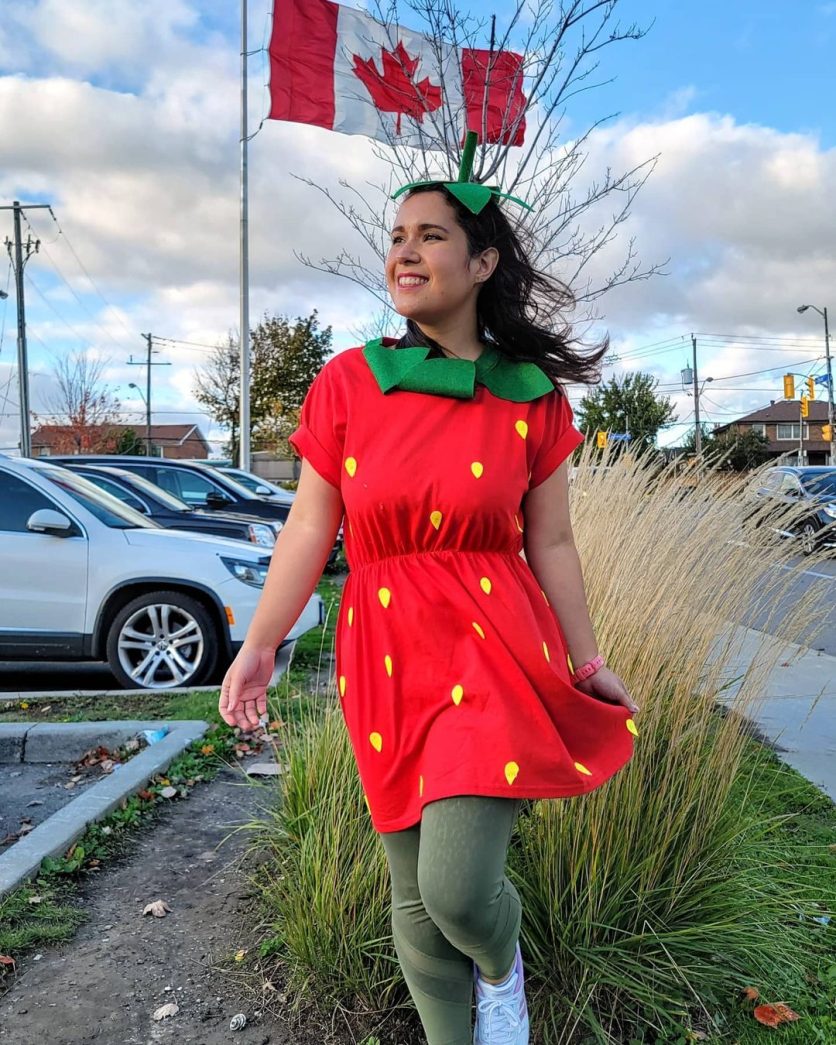 fantasia feminina criativa de Wandinha Addams passo a passo