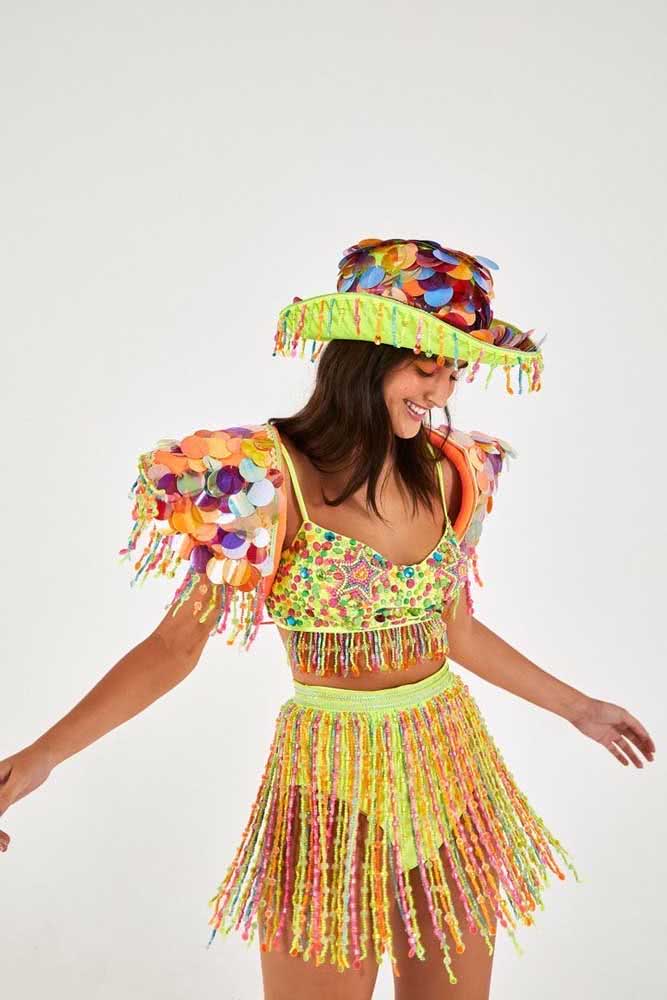 quanto custa fazer fantasia feminina criativa