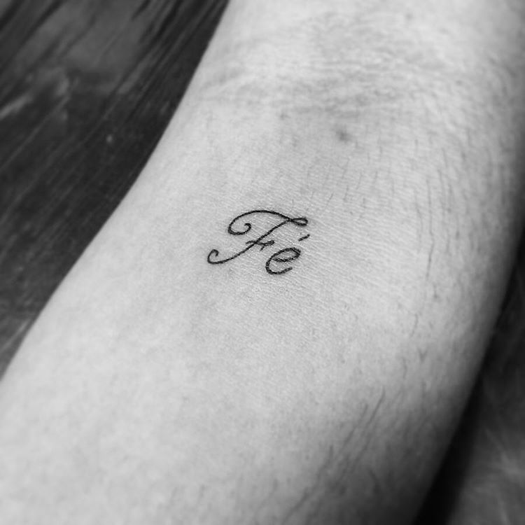 quanto custa uma tatuagem de fé pequena