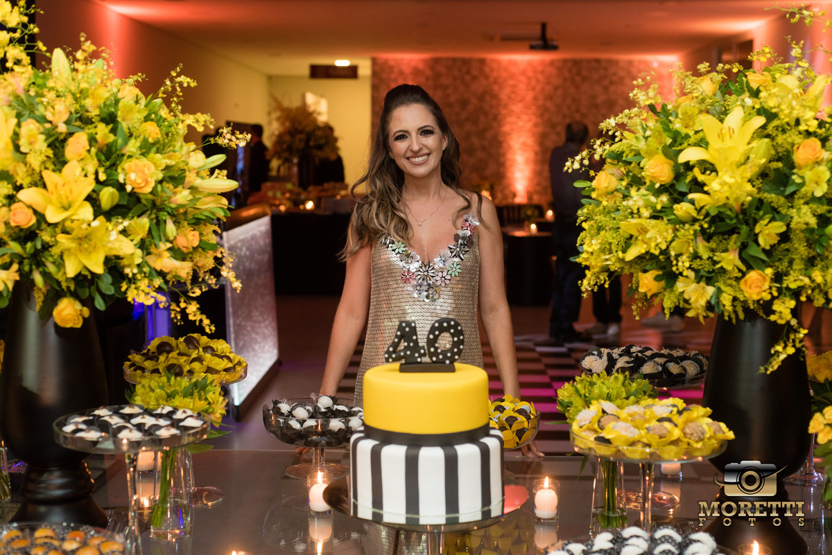 Decoração de Festa de 40 Anos em Casa: Dicas para uma Mini Table Perfeita