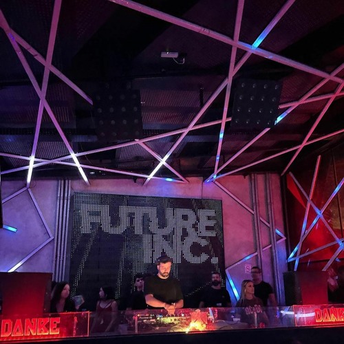 Como Escolher o Terno Perfeito para uma Festa All Black Masculina