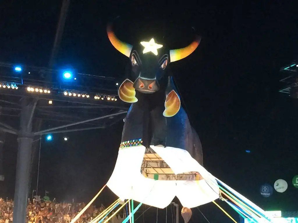 vídeo festa junina tradicional vs moderna