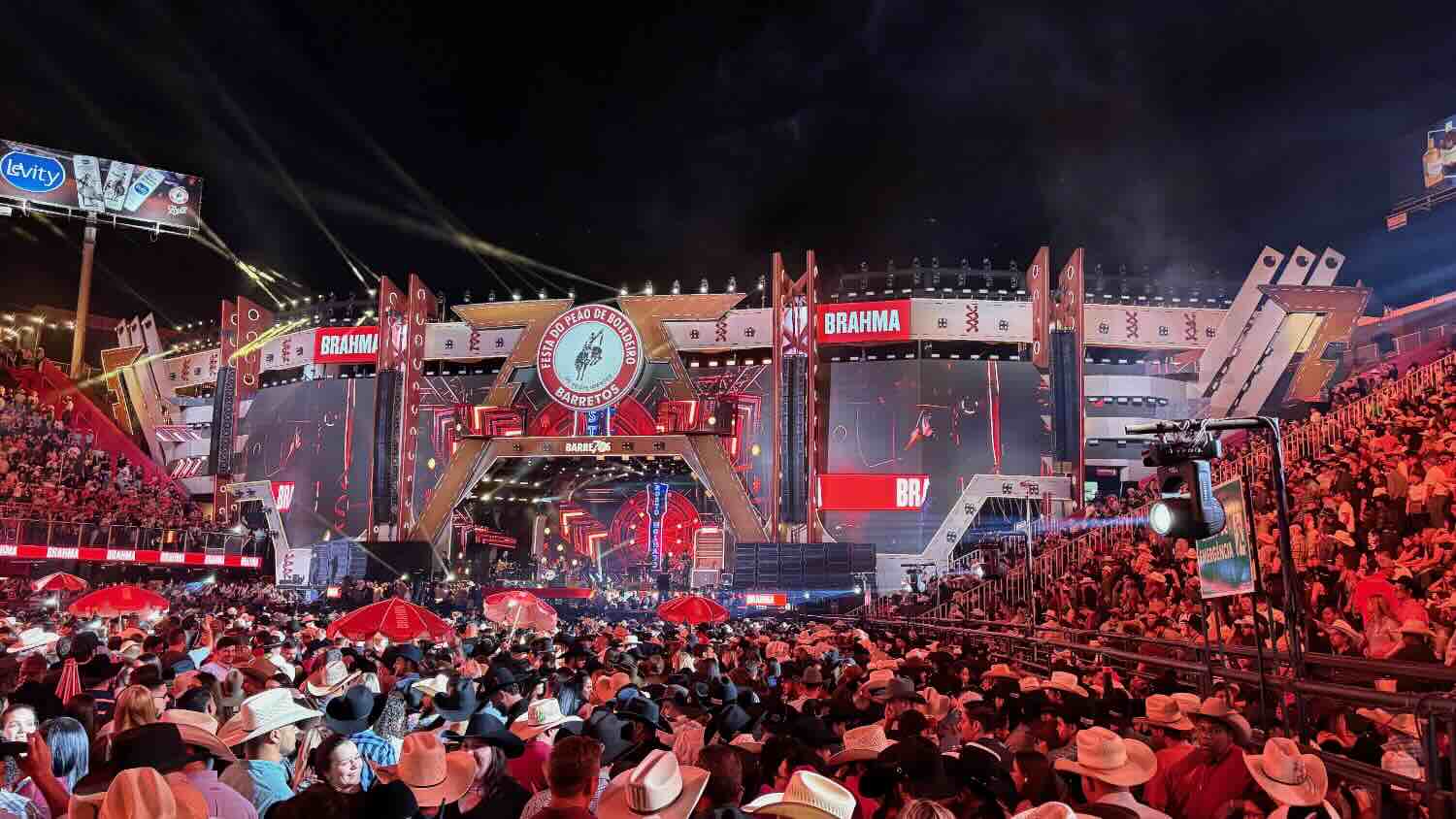 DIY: Itens Essenciais para uma Festa Vermelha Inesquecível