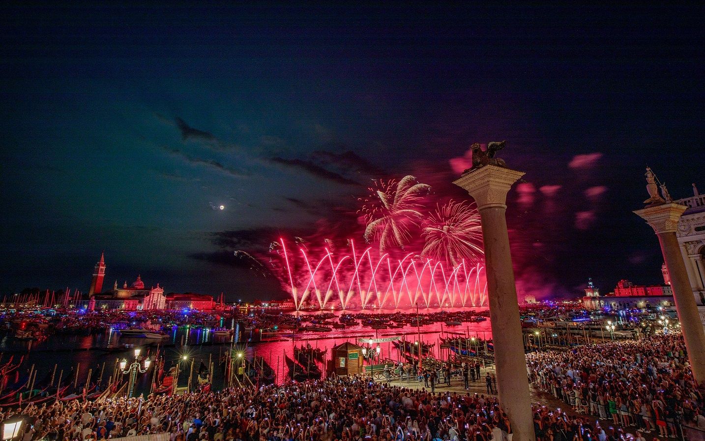 Combinações de Cores com Vermelho: Dicas de Especialistas para sua Decoração