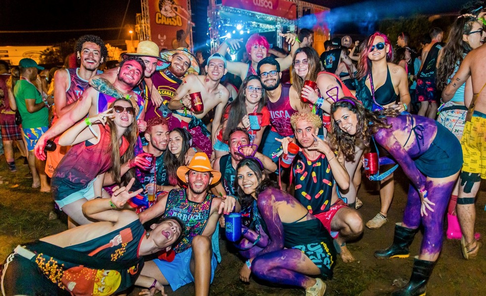 festa universitária look