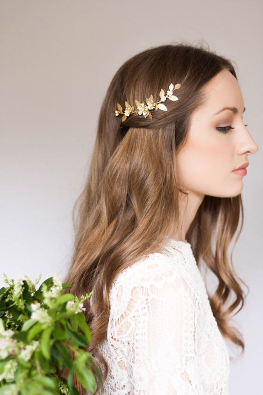 5 Ideias de Títulos para Posts sobre Fivelas de Cabelo:
1. Fivelas de Cabelo: O Guia Completo para Usar a Tendência do Momento
2. Do Dia a Dia à Festa: Como as Fivelas de Cabelo Transformam seu Penteado
3. Minimalista ou Glamourosa? Descubra o Tipo de Fivela de Cabelo Ideal para Você
4. Onde Comprar Fivelas de Cabelo: Dicas de Lojas e Marcas Imperdíveis
5. Penteados com Fivelas: Inspirações para Arrasar em Qualquer Ocasião