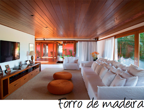 Forro de madeira claro
