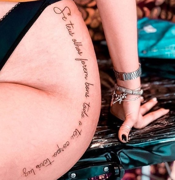 foto de tatuagem na bunda