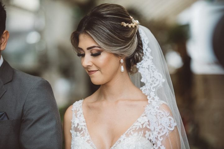 Penteados para Eventos Formais em Cabelo Liso: Elegância e Sofisticação