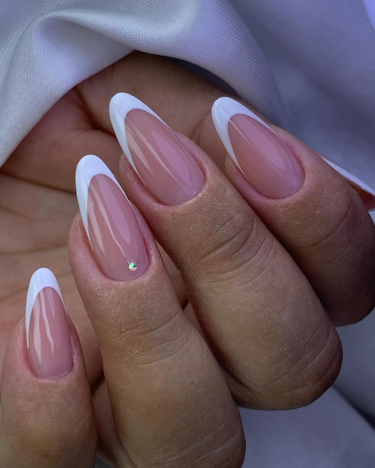 Francesinha Invertida Unha Amendoada (Moon Nails)