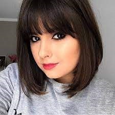 Franja Lateral Longa: O Segredo para Afinar o Rosto Redondo