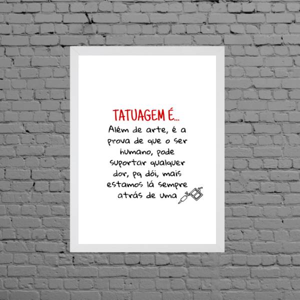 tatuagem de frase na cintura