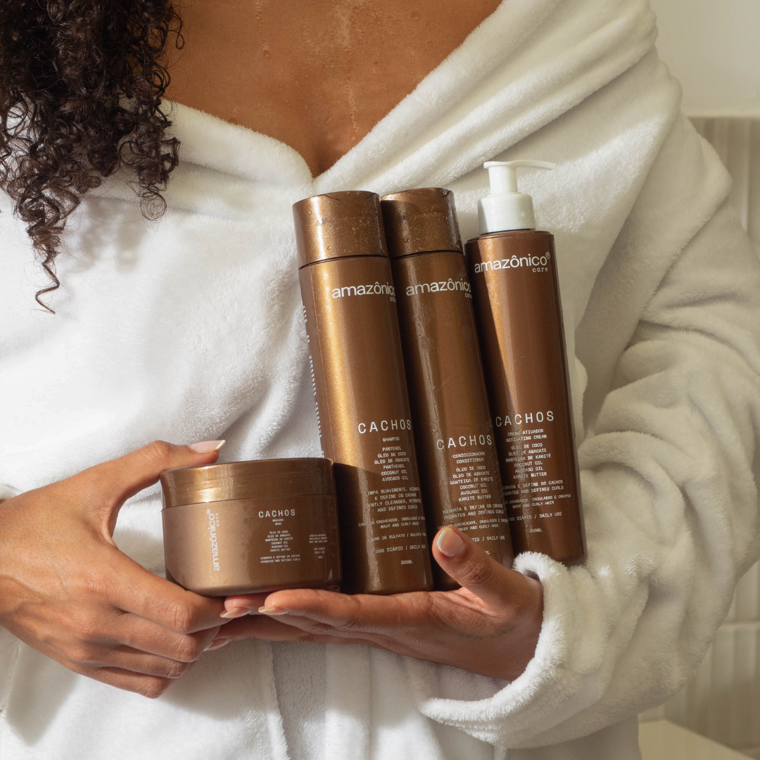 WhatsApp e Redes Sociais. 4. Galeria dos Cachos: Conheça os Serviços e a Reputação do Salão no Ipiranga. 5. Dicas de Cuidados para Cabelos Cacheados Inspiradas na Galeria dos Cachos.